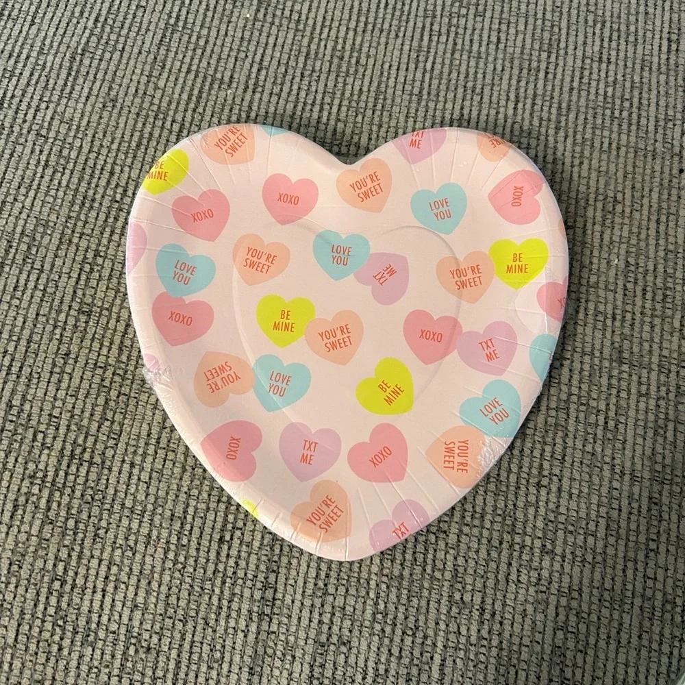 Heart-Shaped Plates and Napkin Set with Colorful conversation Hearts NEW